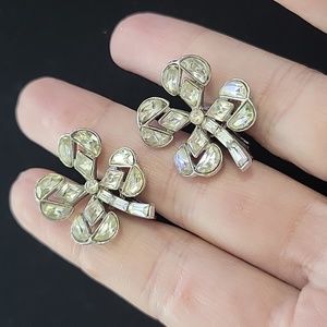 Vintage Trifari clover clip on earrings